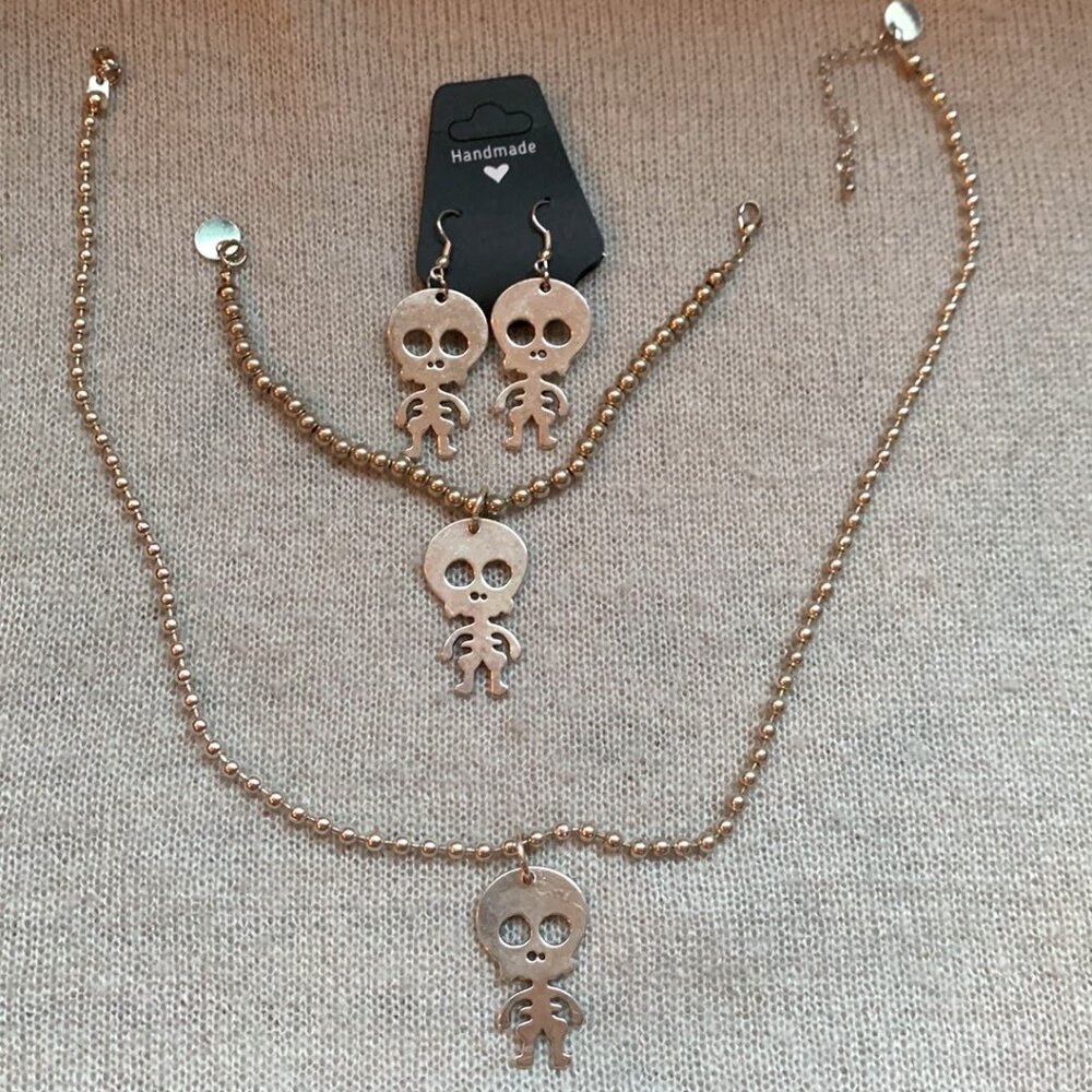 2x32$ ❄️👸👑 Trio Necklace Bracelet & Earrings - silver tone skull & bead chain